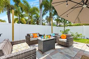 Cozy Home at Lighthouse Point With Pool