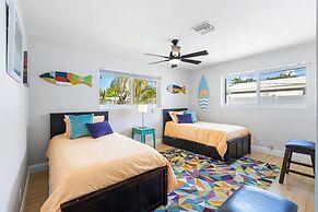 Cozy Home at Lighthouse Point With Pool