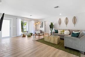 Cozy Home at Lighthouse Point With Pool