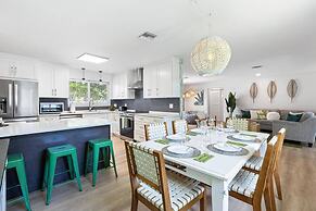 Cozy Home at Lighthouse Point With Pool