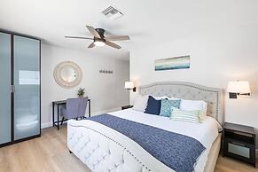 Cozy Home at Lighthouse Point With Pool