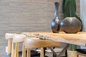 Adorable House With Amazing Water Front of Canal