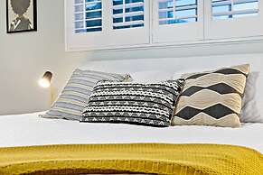 Adorable House With Amazing Water Front of Canal