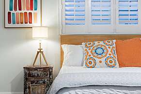 Adorable House With Amazing Water Front of Canal