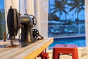 Adorable House With Amazing Water Front of Canal