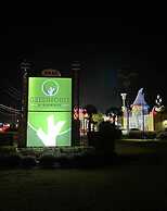 Newly Renovated Room in Cozy Hotel Near Disney