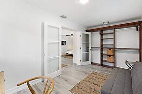 Newly Renovated 3 Bedrooms Near the Beach and Rest