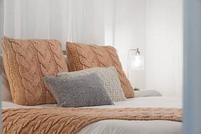 Newly Renovated 3 Bedrooms Near the Beach and Rest