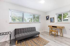 Newly Renovated 3 Bedrooms Near the Beach and Rest