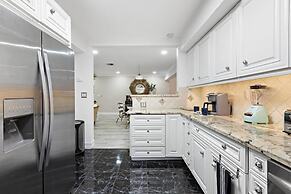 Newly Renovated 3 Bedrooms Near the Beach and Rest