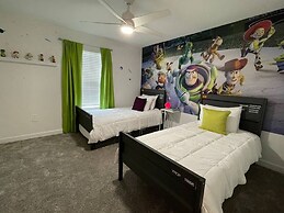 SL 4Br Walking Distance to Club