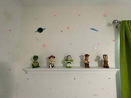 SL 4Br Walking Distance to Club