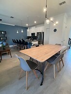 SL 4Br Walking Distance to Club