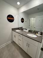 SL 4Br Walking Distance to Club