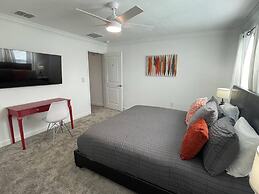 SL 4Br Walking Distance to Club