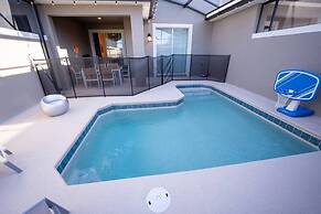 SL 4Br Walking Distance to Club