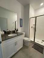 SL 4Br Walking Distance to Club