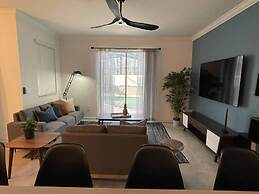 SL 4Br Walking Distance to Club