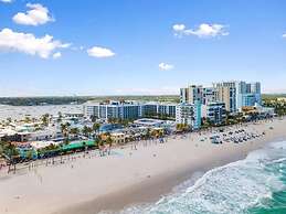 Amazing NEW Condo IN Hollywood Access DIR Beach