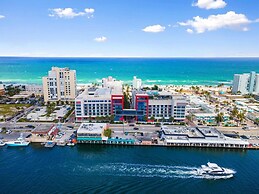 Amazing NEW Condo IN Hollywood Access DIR Beach