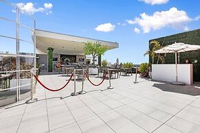 Amazing NEW Condo IN Hollywood Access DIR Beach