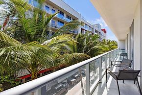 Amazing NEW Condo IN Hollywood Access DIR Beach