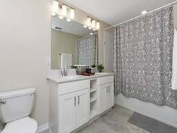 Family Place With Gorgeous View 4 Miles to Disney