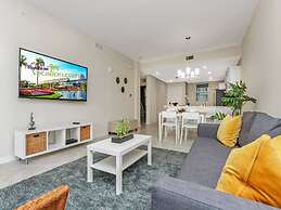 Family Place With Gorgeous View 4 Miles to Disney