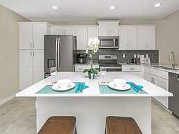 Family Place With Gorgeous View 4 Miles to Disney