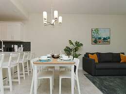 Family Place With Gorgeous View 4 Miles to Disney