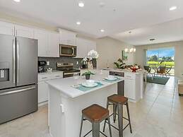 Family Place With Gorgeous View 4 Miles to Disney