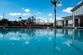 Family Place With Gorgeous View 4 Miles to Disney