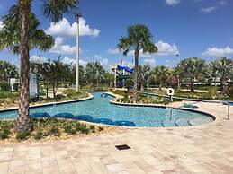 Family Place With Gorgeous View 4 Miles to Disney