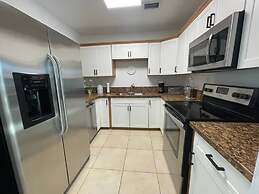 Cozy and Super Location 2 BR