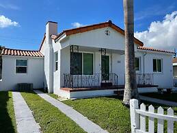 Cozy and Super Location 2 BR