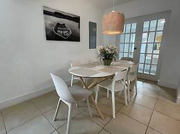 Cozy and Super Location 2 BR