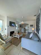 Cozy and Super Location 2 BR