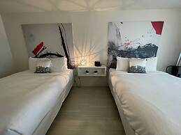 Cozy Hotel With Super Location Near Disney