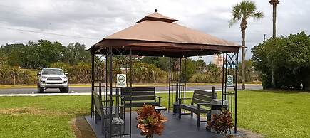 Cozy Hotel With Super Location Near Disney