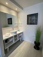 Cozy Hotel With Super Location Near Disney