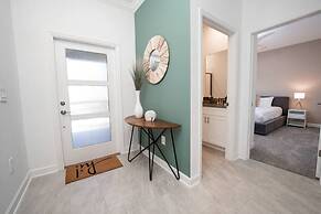 TH 4Br Walking Distance to Club