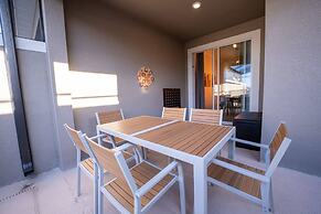 TH 4Br Walking Distance to Club