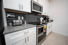 TH 4Br Walking Distance to Club