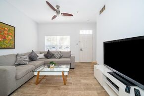 Enchanted Townhome Near Disney Parks 3Br