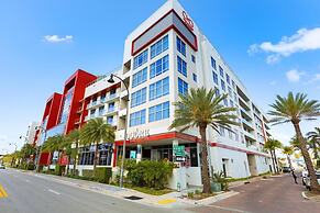 Amazing Condo in Hollywood Beach