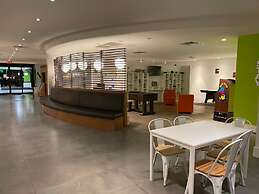 Newly Room in Cozy Hotel With Super Location Parks