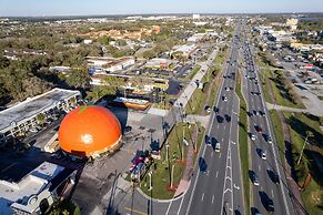Impeccably Clean and Cozy Hotel Room