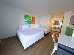 Impeccably Clean and Cozy Hotel Room