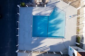 Impeccably Clean and Cozy Hotel Room