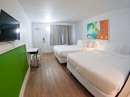 Impeccably Clean and Cozy Hotel Room